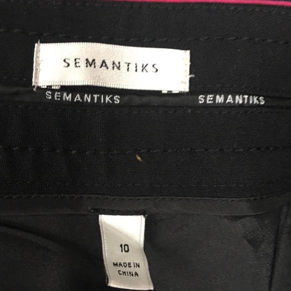 Tailored Skirt With Back Pleats - Picture 4 of 4